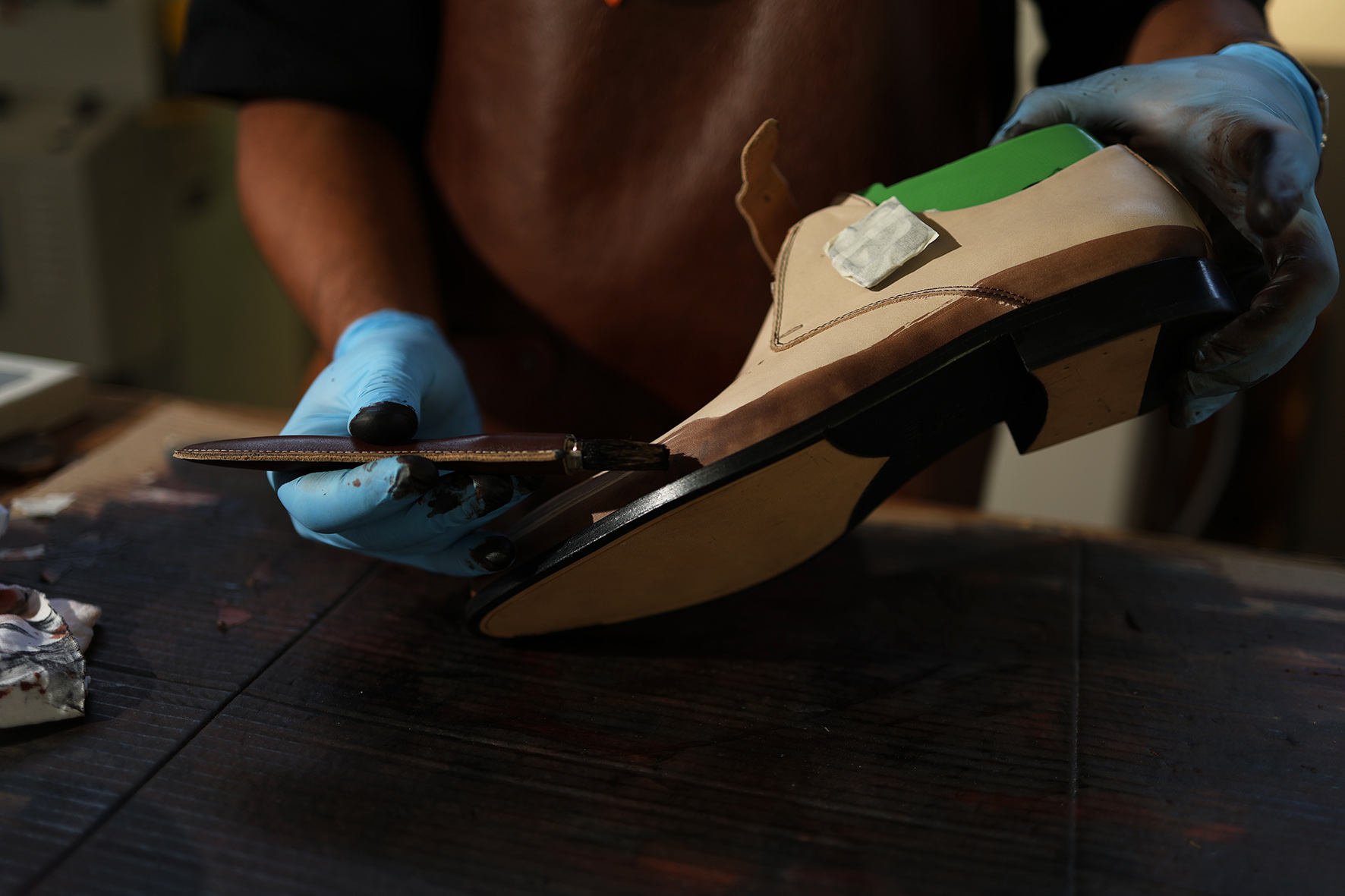 MOSHION artesão ao trabalho